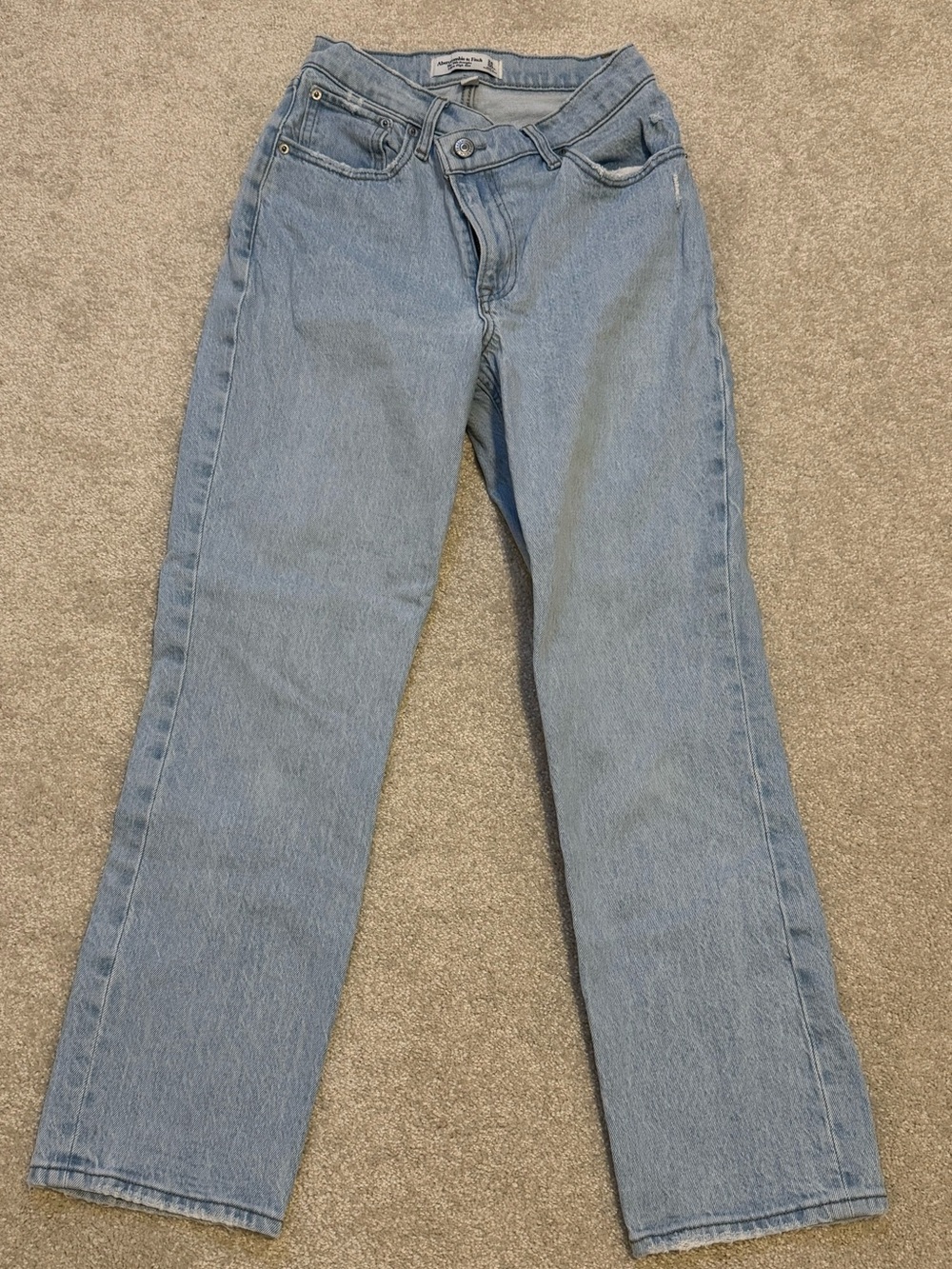 Abercrombie Curve Love Straight-Leg Jeans